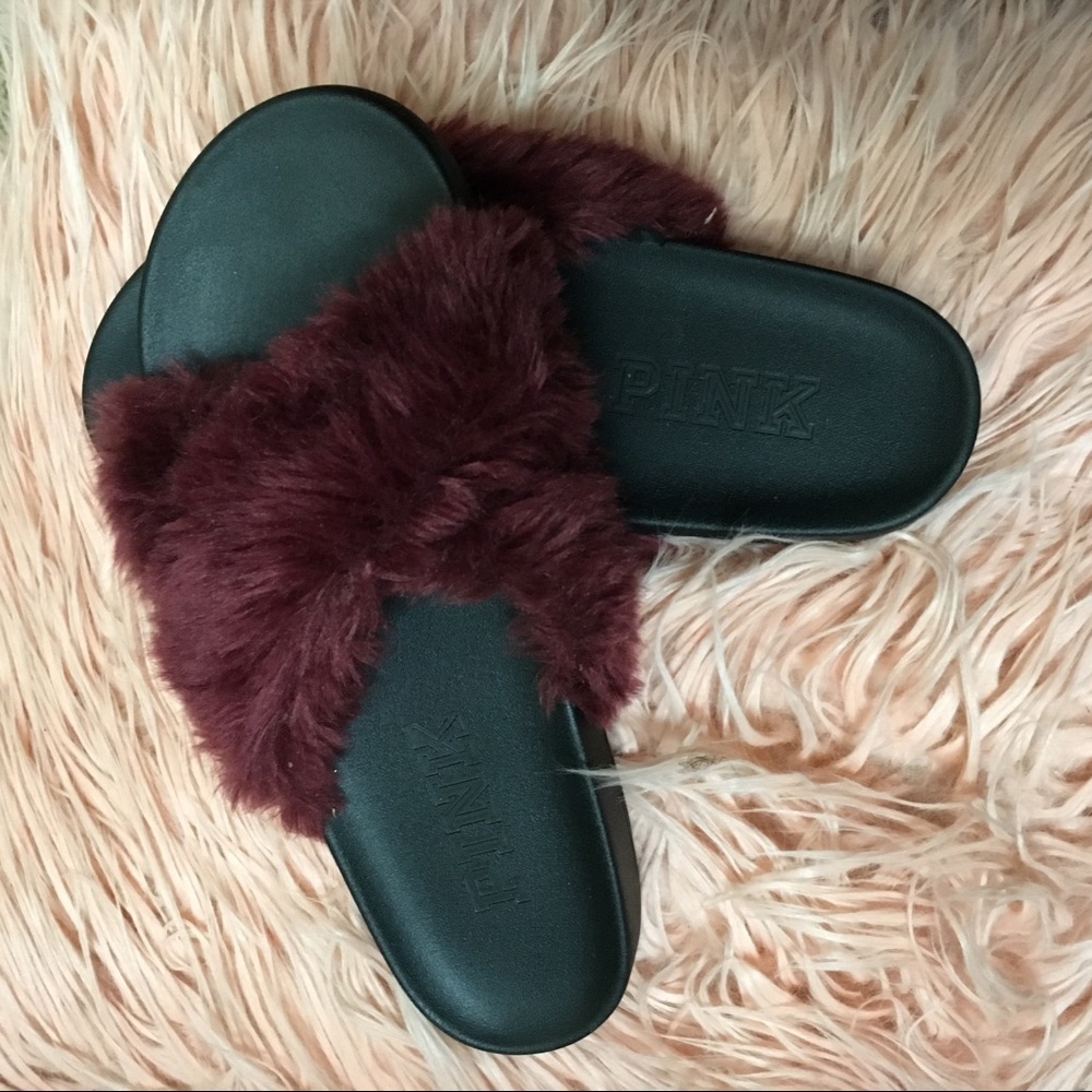 ‼️FAUX FUR SLIDES‼️